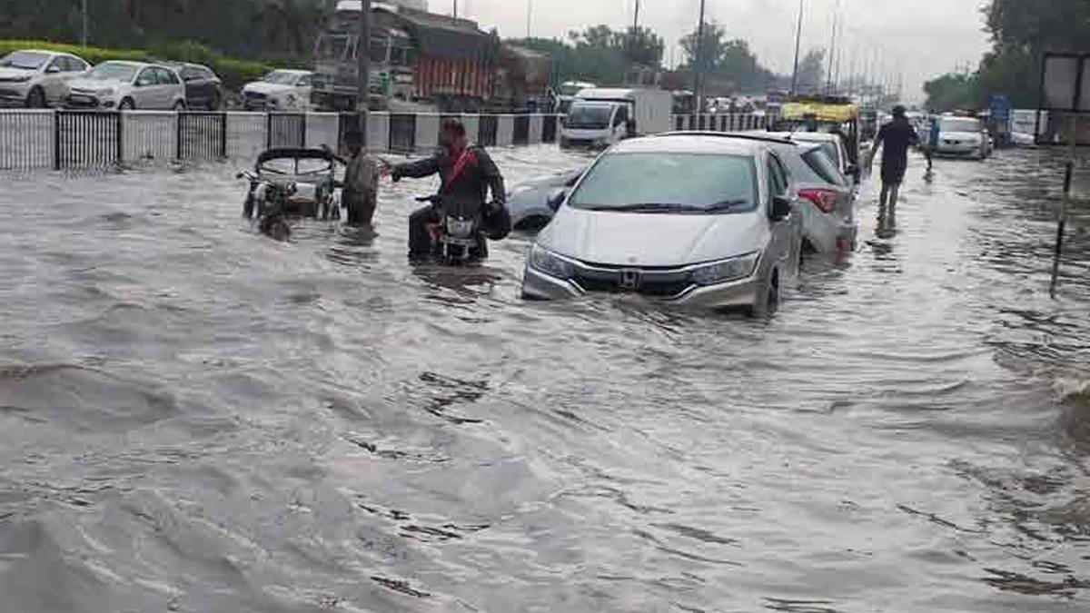 हरियाणा में मानसूनी बारिश का कहर! गुरुग्राम से अंबाला तक जलभराव, कई जिलों में ऑरेंज अलर्ट जारी